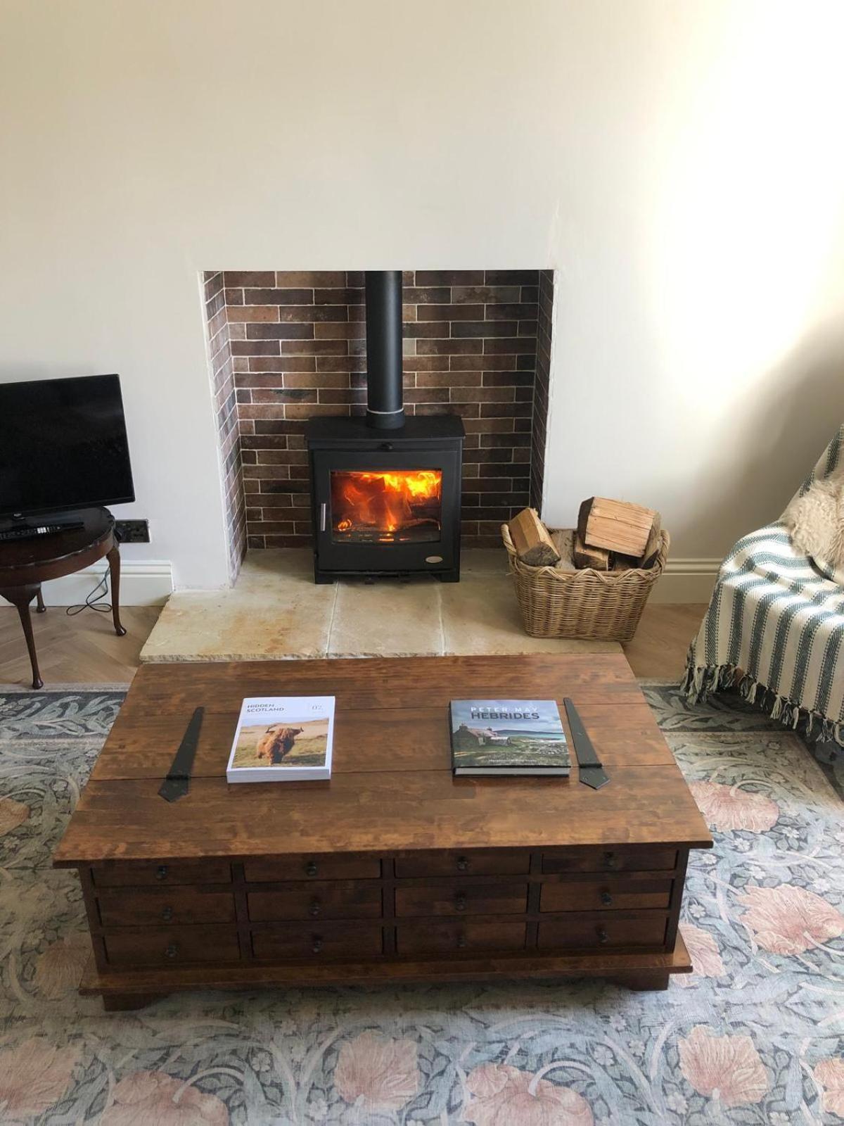 Rosebank Cottage With Log Burner And Hot Tub Alexandria Exterior photo